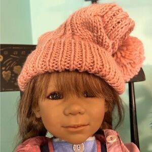 Cable knit hat with Pompom in soft pink women’s